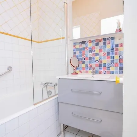 4 Pers Intra-muros Nearby Appartement